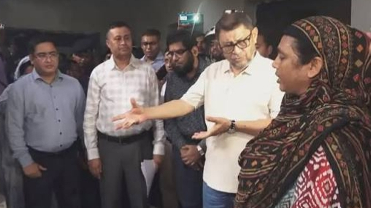 কুষ্টিয়া হাসপাতালে আকস্মিক পরিদর্শনে স্বাস্থ্যমন্ত্রী, অপরিচ্ছন্নতায় ক্ষোভ