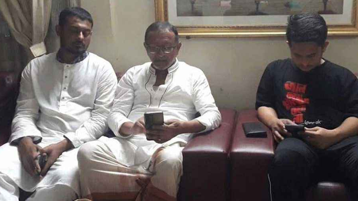 নিষিদ্ধ ছাত্রলীগ নেতার শ্বশুরবাড়িতে নাসীরুদ্দীন পাটওয়ারী ও সারজিস আলম