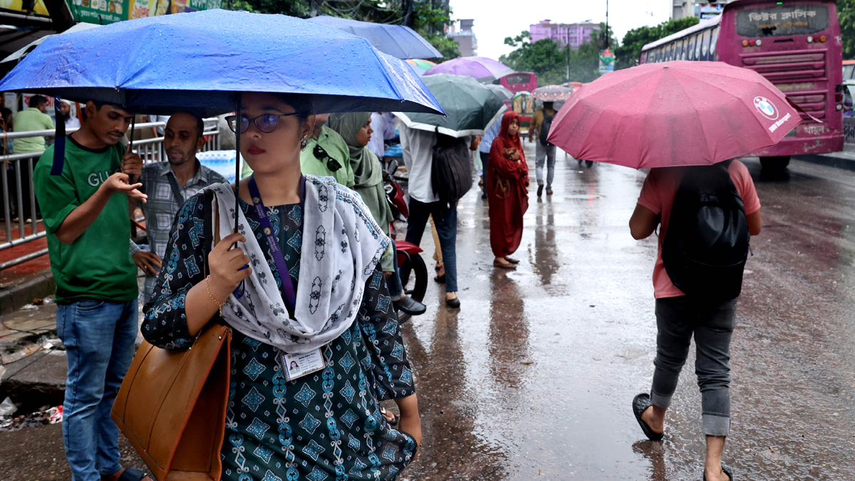 ভারি বৃষ্টির আভাস