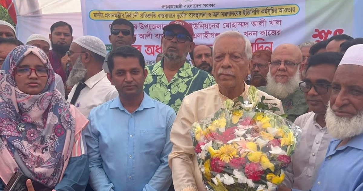 ফেনীর শর্শদিতে খাল খনন কাজের উদ্বোধন করলেন ভিপি জয়নাল