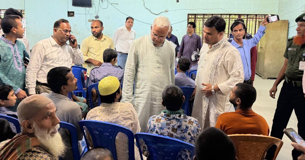 ত্রিশালে সরকারি আশ্রয়কেন্দ্র আকস্মিক পরিদর্শন করলেন সমাজকল্যাণমন্ত্রী