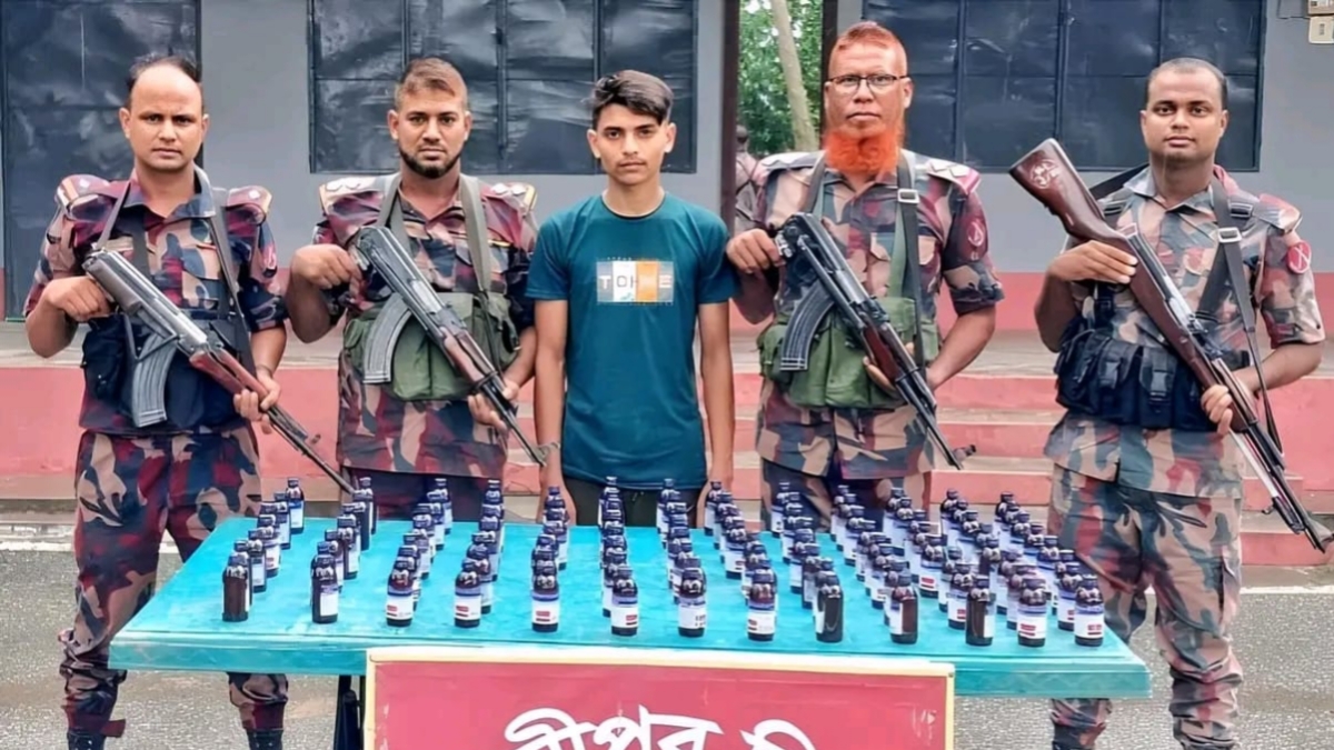 চুয়াডাঙ্গা সীমান্তে ৯৯ বোতল ভারতীয় নে.শা.জা.তী.য় সিরাপসহ যুবক আ.ট.ক