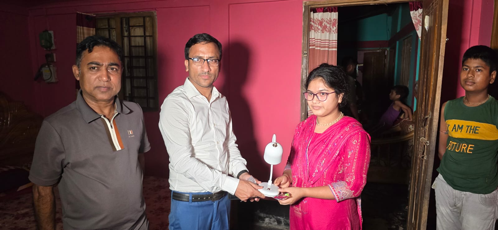 নবীগঞ্জ রাতের আধারে ইউএনও এইচএসসি পরীক্ষার্থীদের বাসা- বাড়িতে!