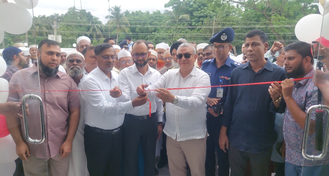 মৌলভীবাজার জেলা মডেল মসজিদের উদ্বোধন করলেন : জেলা প্রশাসক
