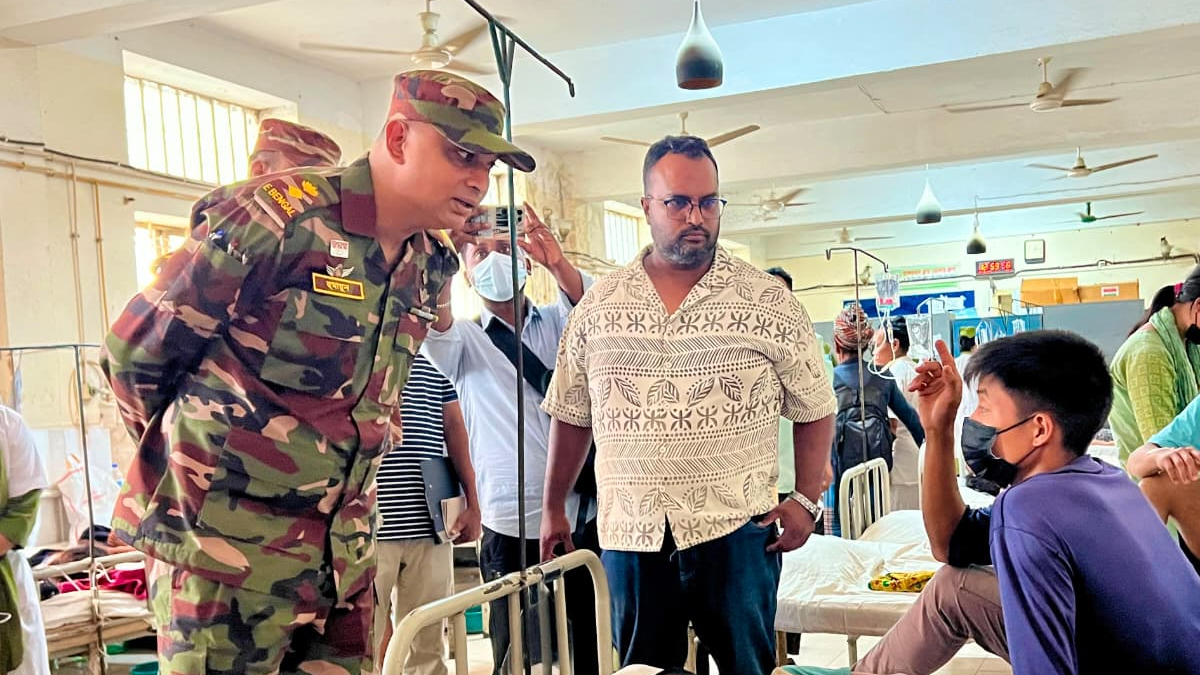 হাম রোগীদের পাশে বান্দরবান সেনা জোন, সদর হাসপাতালে রোগী পরিদর্শন