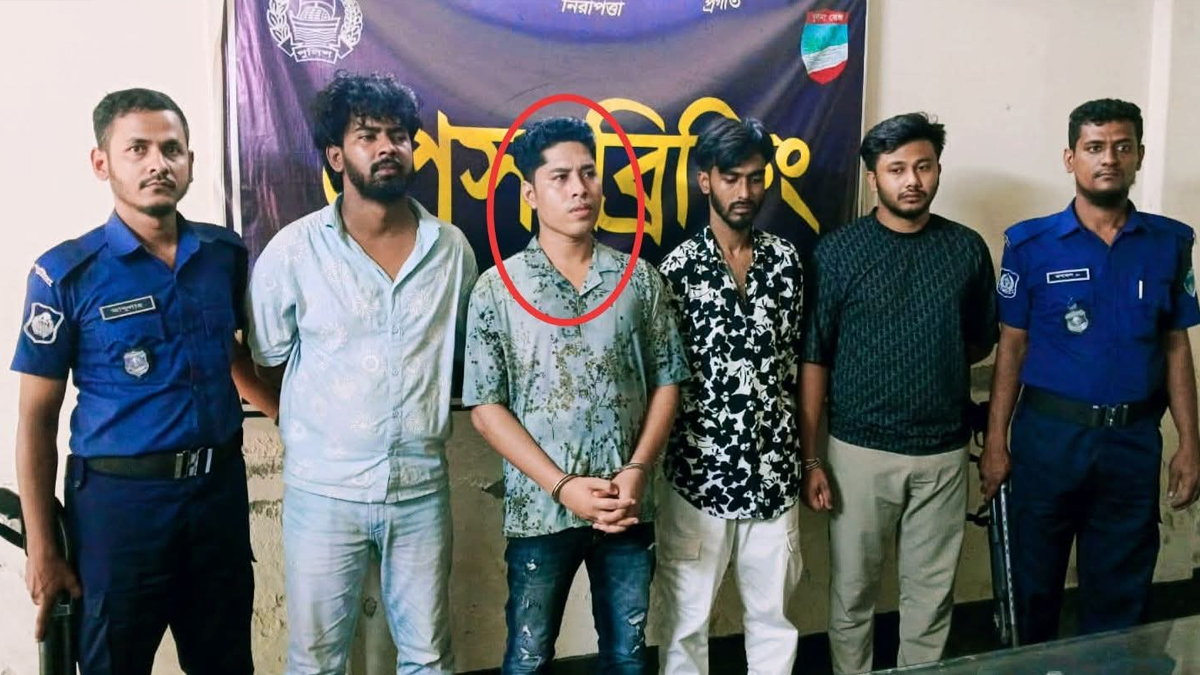 চট্টগ্রামের আন্ডার ওয়ার্ল্ডের শীর্ষ স.ন্ত্রা.সী ‘ডেভিড ইমন’ সহ ৪ সহযোগী গ্রে.প্তা.র