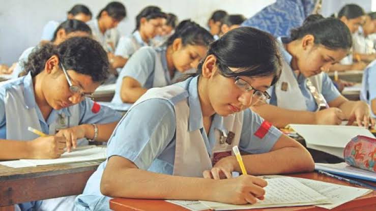 মৌলভীবাজারে কড়া নিরাপত্তার মাধ্যমে চলছে এইচএসসি পরীক্ষা