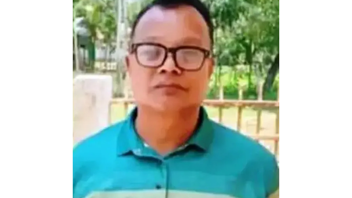 প্রধানমন্ত্রীকে নিয়ে মন্তব্য করায় শিক্ষক বরখাস্ত
