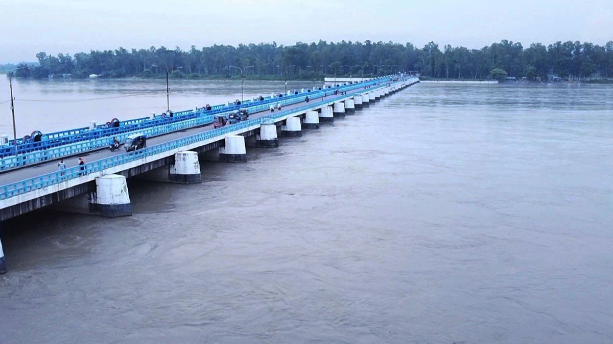 তিস্তার পানি বেড়ে বিপৎসীমা ছুঁই ছুঁই