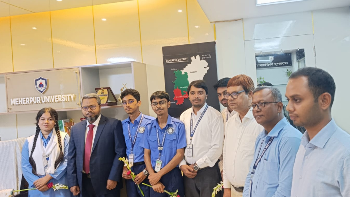 জাতীয় পর্যায়ে বিজয়ী শিক্ষার্থীদের সঙ্গে মেহেরপুর বিশ্ববিদ্যালয়ের উপাচার্যের সৌজন্য সাক্ষাৎ