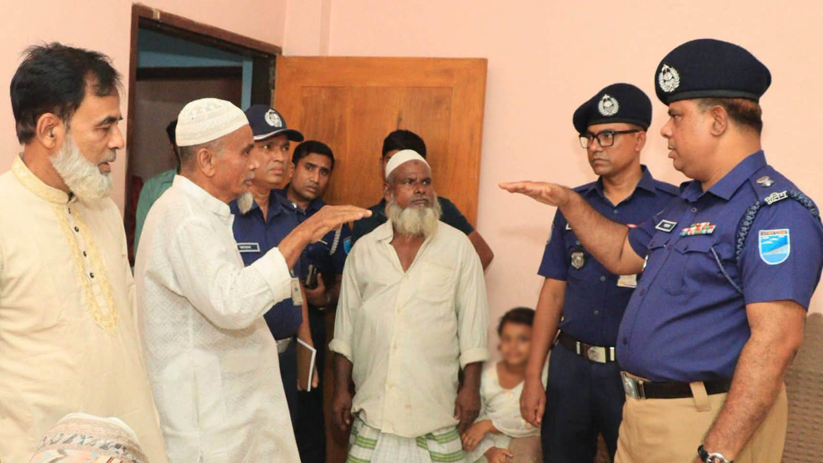 নরসিংদীর মাধবদীতে ডাকাতি-হত্যার ঘটনাস্থল পরিদর্শনে পুলিশ সুপার, দ্রুত গ্রেপ্তারের নির্দেশ