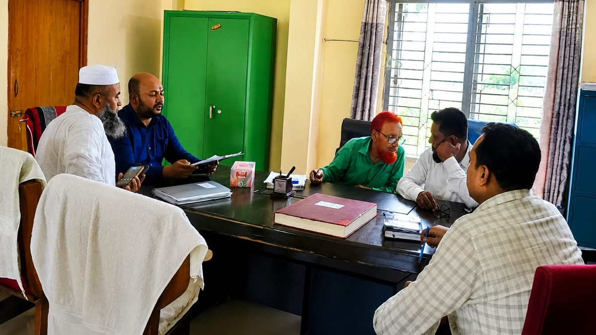 চুয়াডাঙ্গায় ‘ভূতুড়ে’ শিক্ষকের বেতন-ভাতা, ১৬ দিনেও প্রকাশ হয়নি তদন্ত প্রতিবেদন
