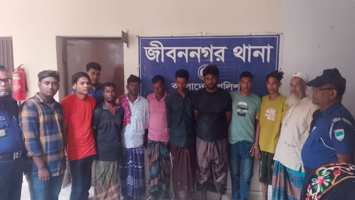 চুয়াডাঙ্গায় দুই দা.লা.ল ও ভারতীয় নাগরিকসহ আ.ট.ক ৭