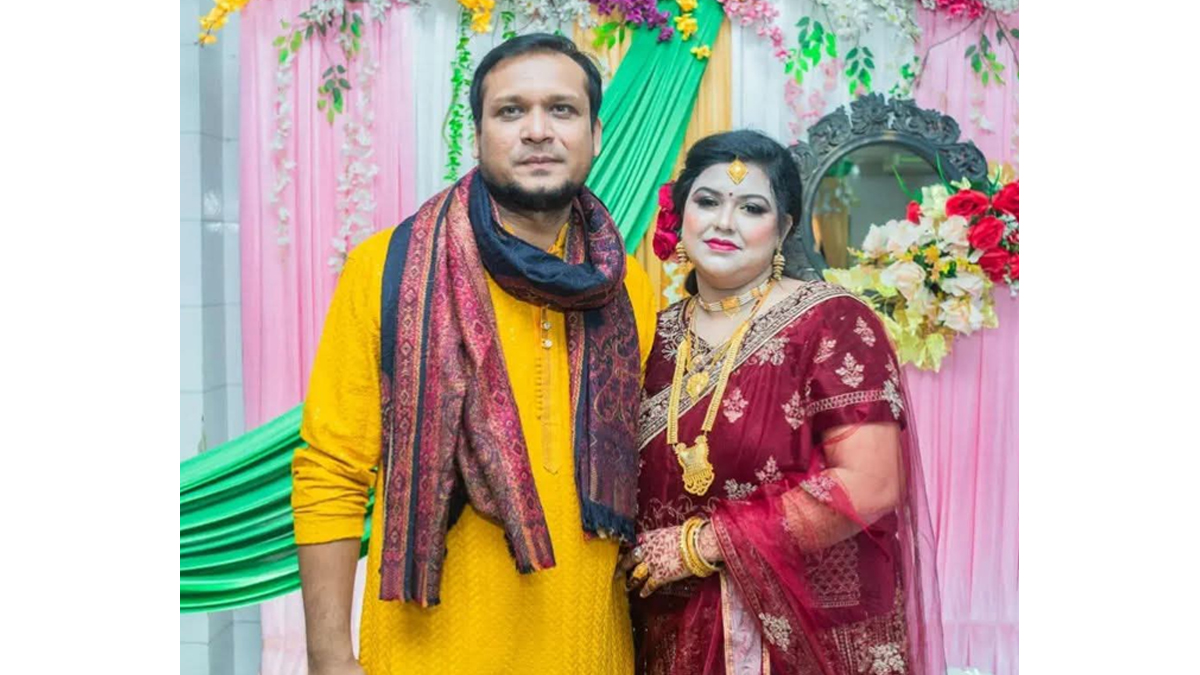 কলকাতায় হোটেলে আগুন, শিশুসহ কুষ্টিয়ার সাংবাদিক দম্পতি নি.হ.ত