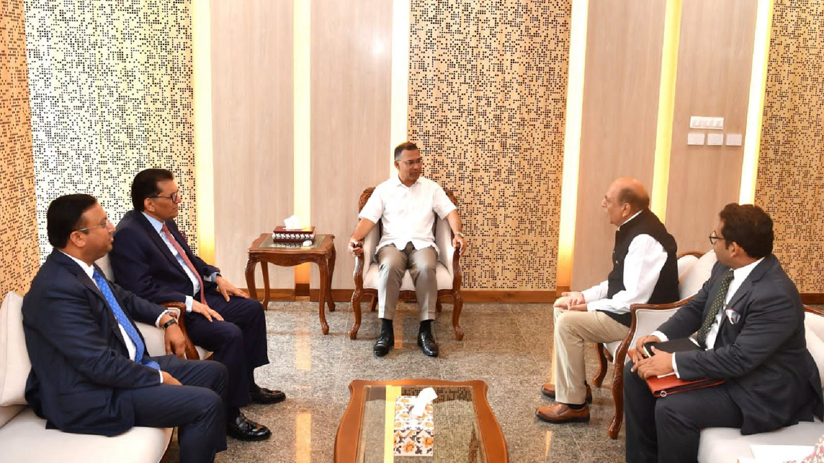 প্রধানমন্ত্রীর সঙ্গে ভারতীয় হাইকমিশনারের বৈঠক