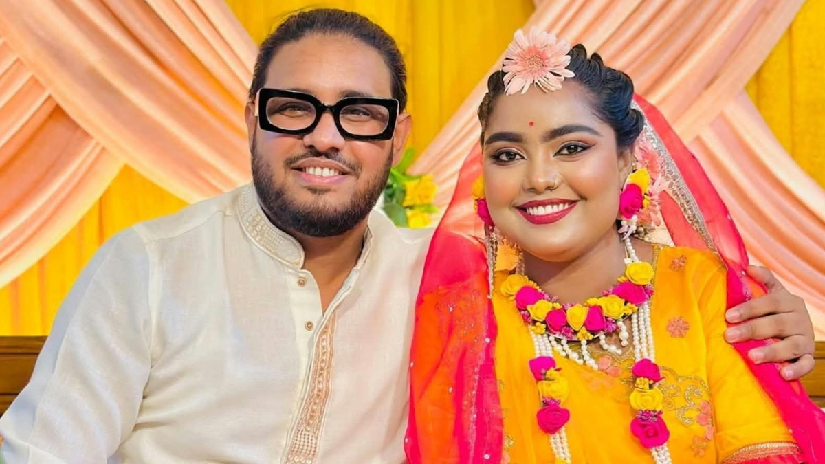মসজিদে বিয়ে করলেন গায়ক-গায়িকা দম্পতি