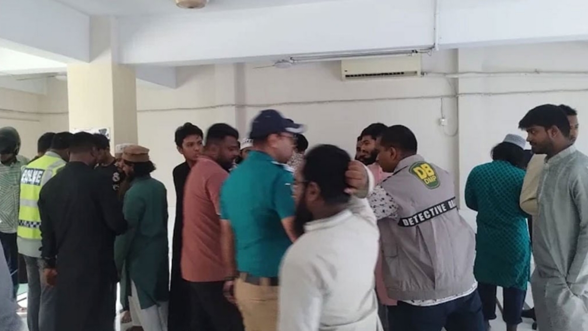 তেজগাঁও কলেজের মসজিদ থেকে আটক ২৩, চলছে যাচাই-বাছাই