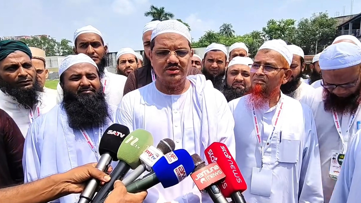 অন্তর্বর্তী সরকারের চেয়েও বর্তমান সরকার দেশকে খারাপ দিকে নিয়ে যাচ্ছে: চরমোনাই পীর