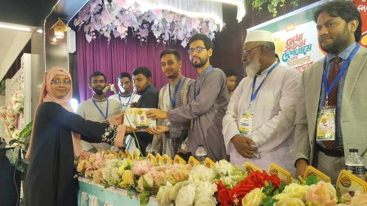 চুয়াডাঙ্গায় জিপিএ-৫ প্রাপ্ত শিক্ষার্থীদের শিবিরের সংবর্ধনা