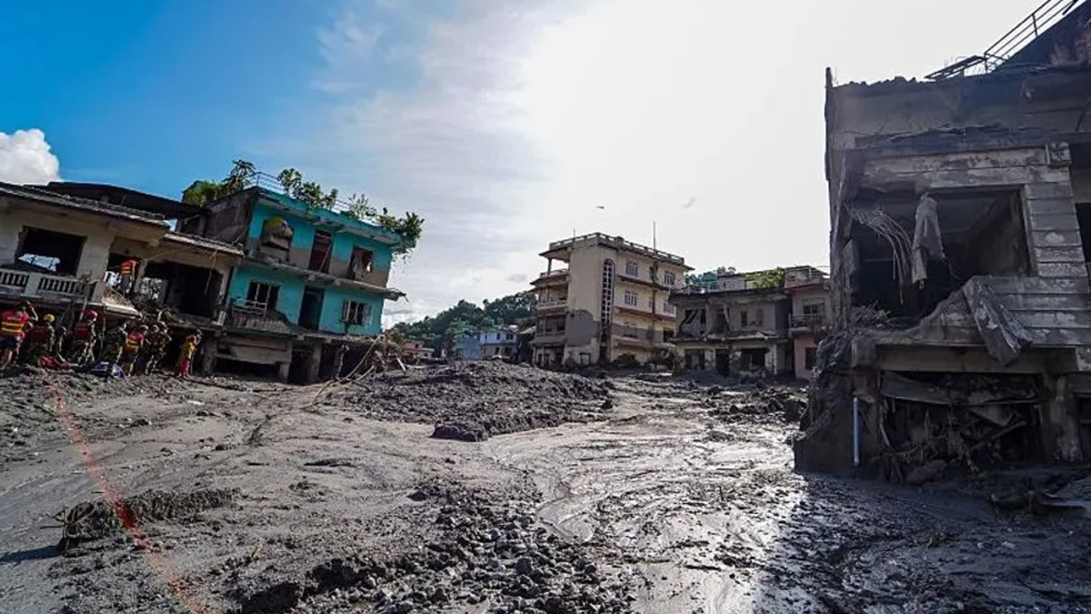নেপালে বন্যায় স্বজন হারানোদের অনলাইনে হয়রানি, কঠোর হচ্ছে সরকার