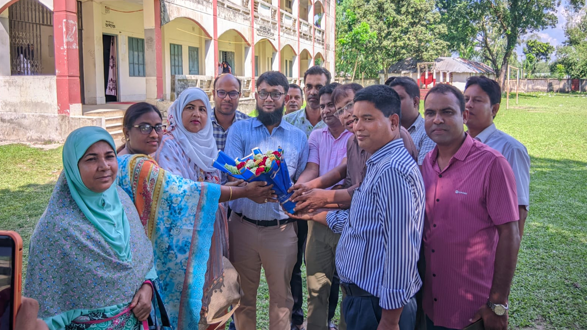 গোড়গ্রাম স্কুল অ্যান্ড কলেজের এডহক কমিটির সভাপতি অ্যাডভোকেট রিনো