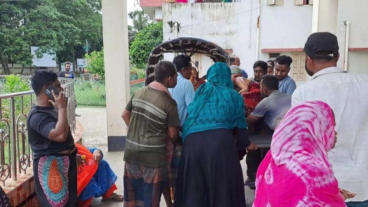 চুয়াডাঙ্গায় পৃথক ঘটনায় বিদ্যুৎস্পৃষ্টে স্বামী-স্ত্রীসহ ৪ জনের মৃ.ত্যু