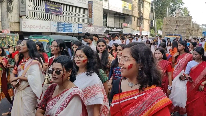 চোখের জলে দেবীকে বিদায় : মৌলভীবাজারে শেষ হলো শারদীয় দুর্গাপূজা
