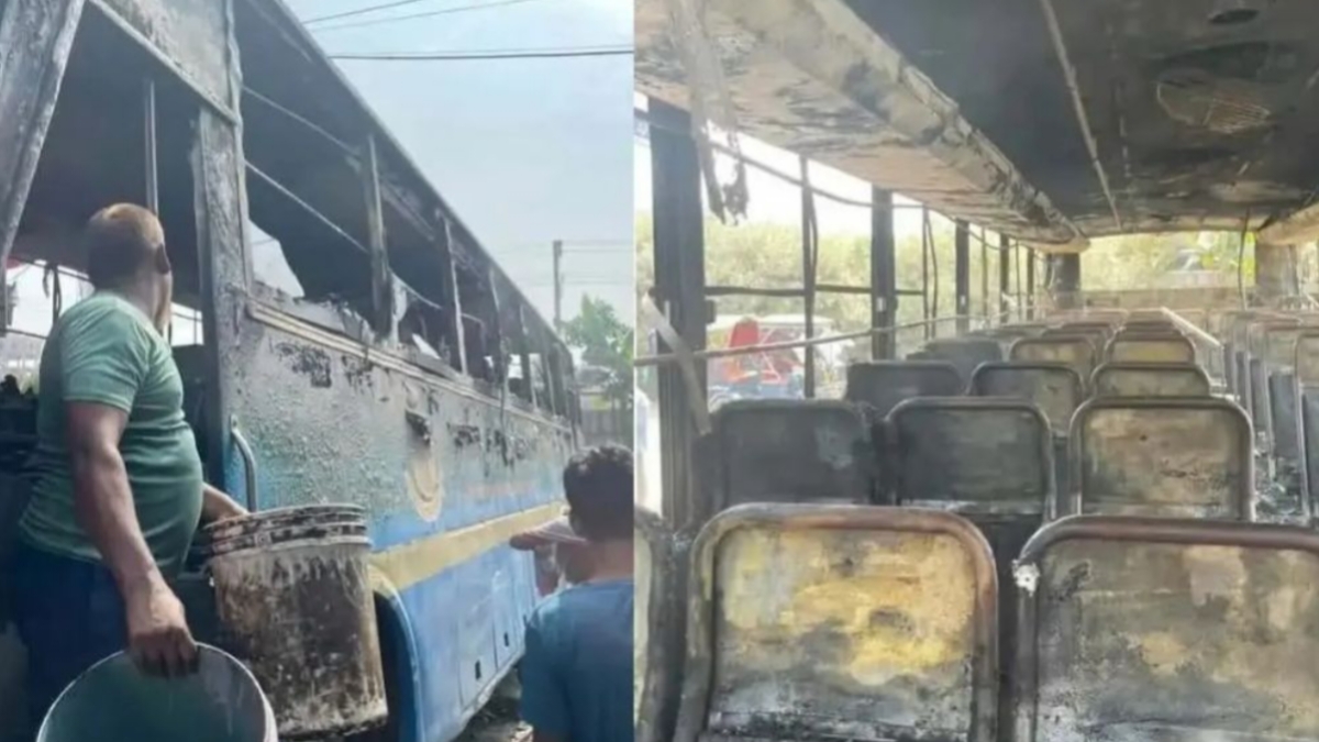 জগন্নাথ বিশ্ববিদ্যালয়ের বাসে আগুন