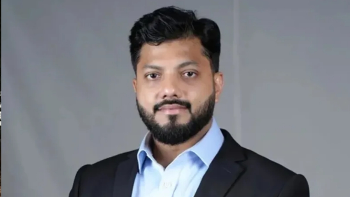 ইশরাক হোসেনের পদত্যাগের ঘোষণা