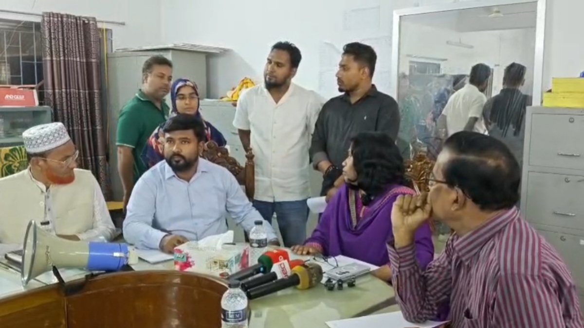চুয়াডাঙ্গা সরকারি বালিকা বিদ্যালয়ে প্রশ্ন ফাঁসের অভিযোগ, বাংলা পরীক্ষা স্থগিত