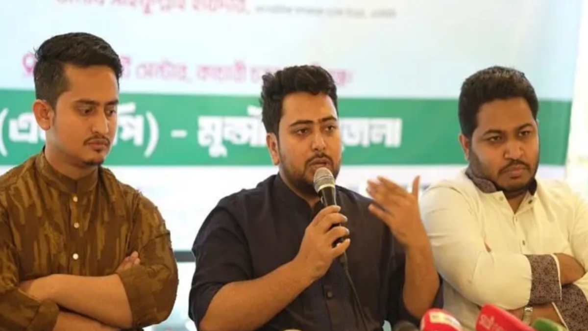 তত্ত্বাবধায়ক সরকারে নিজেদের লোক বসানোর পাঁয়তারা করছে বিএনপি: নাহিদ ইসলাম