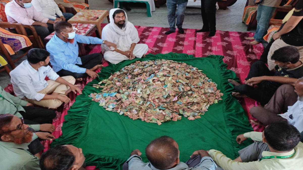 লালন সাঁইয়ের দানবাক্সে ১৫ দিনে জমল ৮ লাখ ২৭ হাজার টাকা