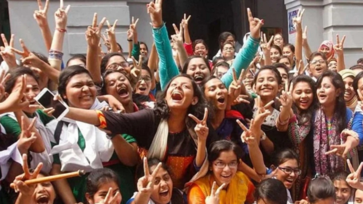 এইচএসসি ও সমমানের ফল প্রকাশ, পাসের হার ৫২.১২ শতাংশ