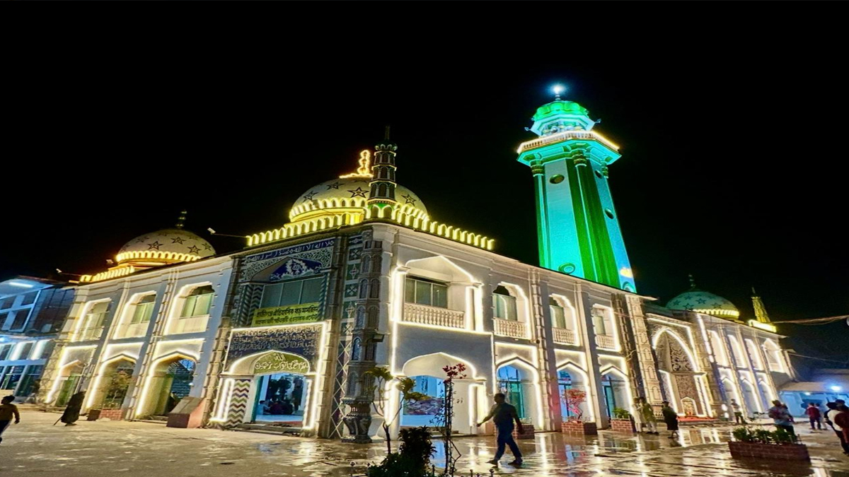 হাজীগঞ্জ বড় মসজিদ ওয়াকফ এস্টেট নিয়ে অপপ্রচারের অভিযোগ