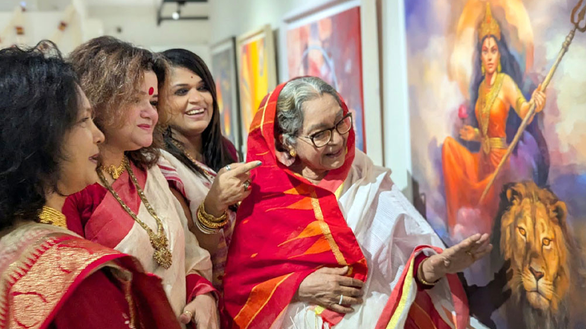 গ্যালারি চিত্রকে ‘শিল্পীর চোখে দুর্গা’ শীর্ষক চিত্রপ্রদর্শনী