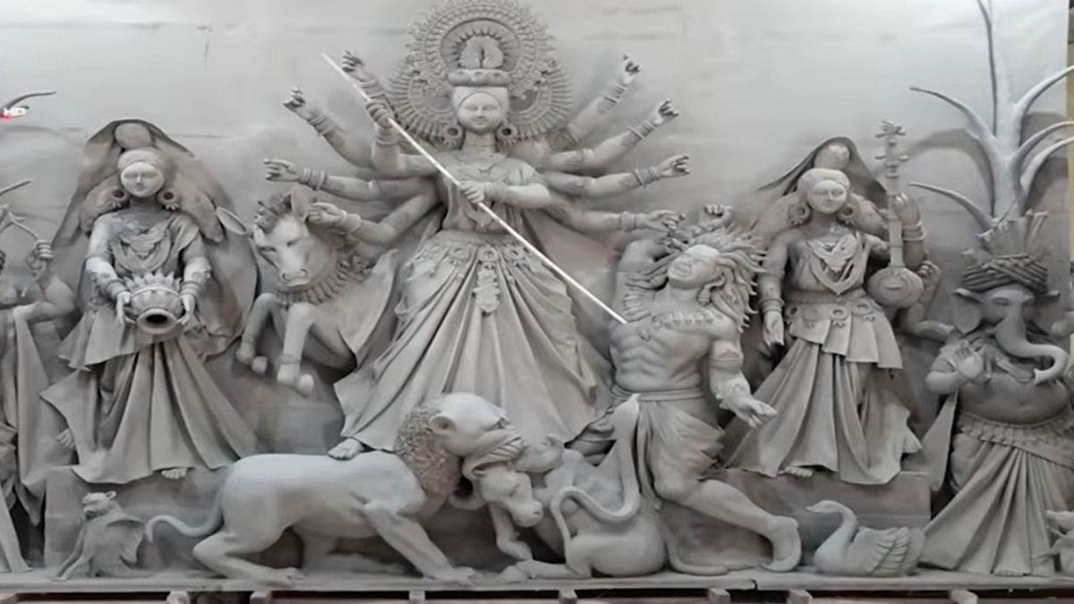 পঞ্চগড়ে দুর্গাপূজার প্রস্তুতি, জমেনি কেনাকাটা
